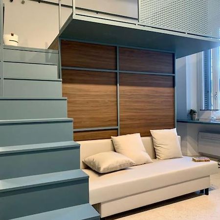 Lovely Studio Flat In Bocconi Milão Exterior foto