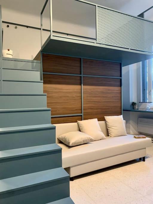 Lovely Studio Flat In Bocconi Milão Exterior foto